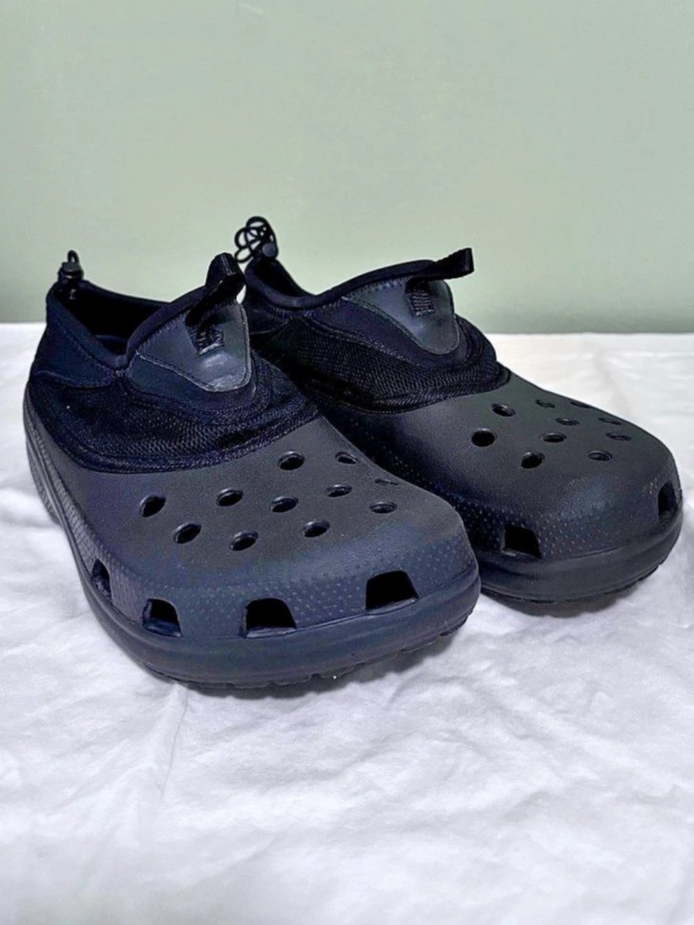 Men’s Crocs Boulder Colorado Classics Black Clogs Size 9